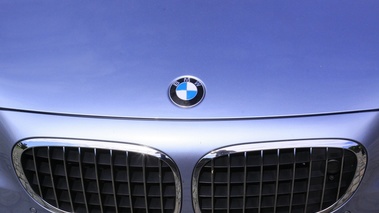BMW active Hybrid 7 grise vue calandre avant.