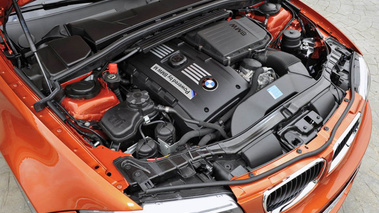 BMW Série 1 M - orange - moteur