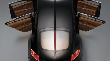Bugatti 16C Galibier - noire - vue arrière, portes ouvertes