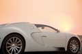 Bugatti Veyron blanc 3/4 arrière droit coupé