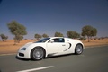 Bugatti Veyron blanc 3/4 avant gauche