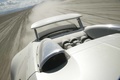 Bugatti Veyron blanc/bleu moteur travelling