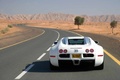 Bugatti Veyron blanc face arrière travelling