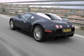 Bugatti Veyron noir/anthracite 3/4 arrière gauche travelling penché