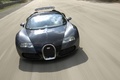 Bugatti Veyron noir/anthracite face avant travelling penché vue de haut