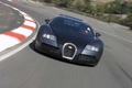 Bugatti Veyron noir/anthracite face avant travelling penché