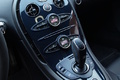 Bugatti Veyron Super Sport carbone bleu console centrale debout