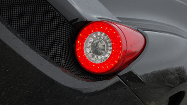 Ferrari 458 Italia noir feu arrière droit
