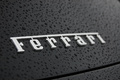 Ferrari 458 Italia noir logo capot moteur