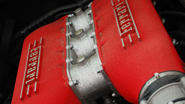 Ferrari 458 Italia noir moteur