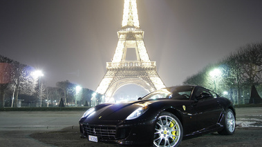 Ferrari 599 GTB Fiorano noir Tour Eiffel 3/4 avant gauche