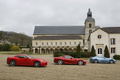 Ferrari 599 GTB Fiorano rouge et Ferrari California de profil.