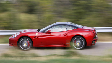 Ferrari California HELE rouge fermé filé