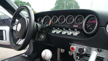 Ford GT gris Montlhéry intérieur 2