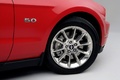 Ford Mustang GT 2011 - rouge - détail, aile et jante