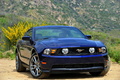 Ford Mustang GT bleu 3/4 avant droit 2