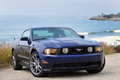 Ford Mustang GT bleu 3/4 avant droit 3