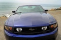 Ford Mustang GT bleu face avant debout 2