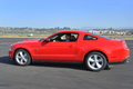 Ford Mustang GT rouge profil travelling