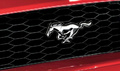 Ford Mustang - rouge - logo