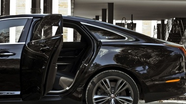 Jaguar XJ Noir Porte  arriere 