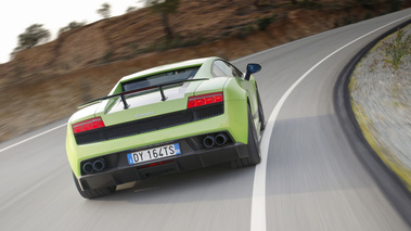 Lamborghini Gallardo LP570-4 Superleggera vert 3/4 arrière droit travelling penché