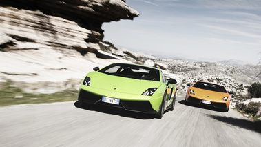 Lamborghini Gallardo LP570-4 Superleggera vert 3/4 avant gauche & orange face avant travelling penché
