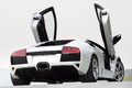 Lamborghini Murcielago LP640 blanc 3/4 arrière droit portes ouvertes
