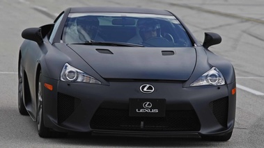 Lexus LF-A noir mate 3/4 avant droit 