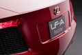 Lexus LF-A Roadster rouge logo coffre
