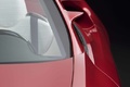 Lexus LF-A Roadster rouge rétroviseur debout