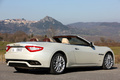 Maserati GranCabrio blanc 3/4 arrière droit