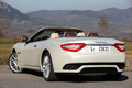 Maserati GranCabrio blanc 3/4 arrière gauche