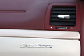 Maserati GranCabrio blanc logo tableau de bord