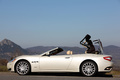 Maserati GranCabrio blanc profil fermeture capote