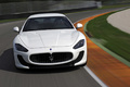 Maserati GranTurismo MC Stradale blanc face avant travelling