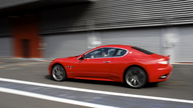 Maserati GranTurismo rouge Dynamique 2
