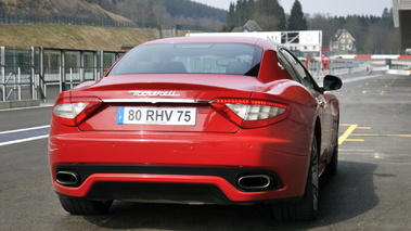 Maserati GranTurismo rouge Statique 5