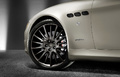 Maserati Quattroporte grise Awards Edition vue détails avant gauche.