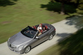 Mercedes Class E 500 Cabrio grise vue de dessus.