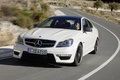 Mercedes Classe C Coupé AMG - blanc -  avant gauche dynamique