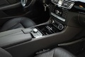 Mercedes CLS 500 blanc intérieur debout