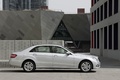 Mercedes E300 L - grise - profil droit