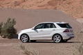 Mercedes ML 2012 blanc profil dune