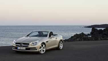 Mercedes SLK 2011 - beige - 3/4 avant gauche