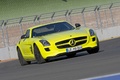 Mercedes SLS AMG E-Cell jaune 3/4 avant droit penché