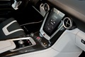 Mercedes SLS AMG E-Cell jaune console centrale