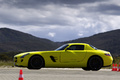 Mercedes SLS AMG E-Cell jaune filé