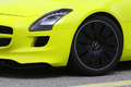 Mercedes SLS AMG E-Cell jaune jante