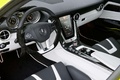 Mercedes SLS AMG E-Cell jaune tableau de bord